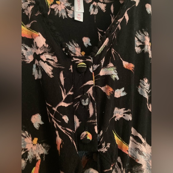Xhilaration Target Romper Black Floral Pattern Tie Front 🖤🌸 Size XS NWT - Picture 2 of 9
